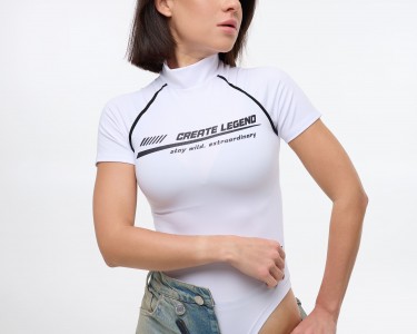 Як носити боді з джинсами, штанами та спідницями?