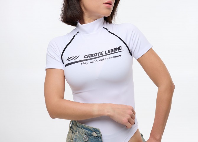 Як носити боді з джинсами, штанами та спідницями?