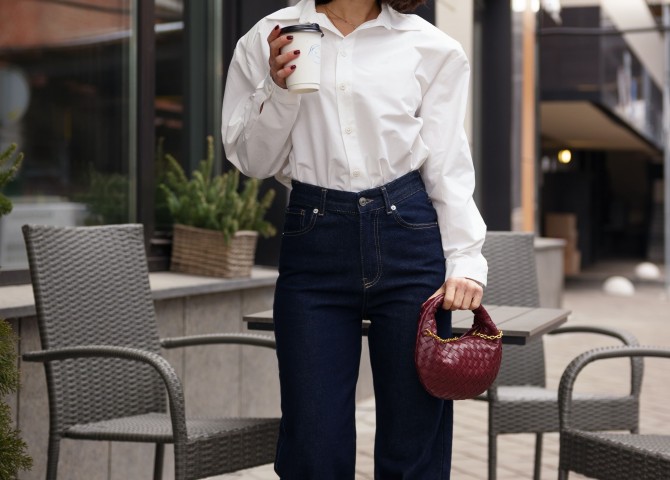 З чим носити джинси кльош: трендові образи для різних випадків