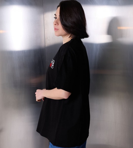 Футболка Heart Twist Чорна | Showroom By Nona — зображення 2