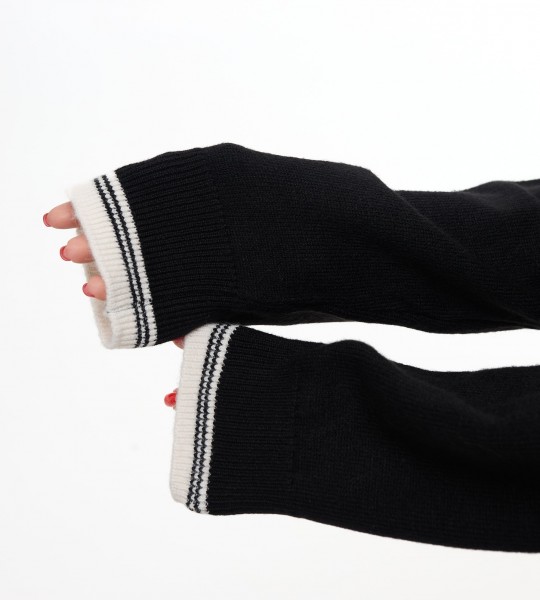 Светр Polo Charm Чорний | Showroom By Nona — зображення 4 Светр Polo Charm Чорний | Showroom By Nona — зображення 4