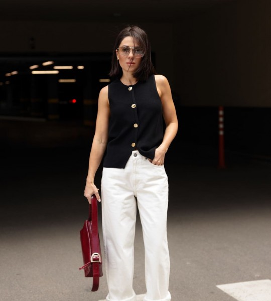 Жилетка Line Up Чорна | Showroom By Nona — зображення 4 Жилетка Line Up Чорна | Showroom By Nona — зображення 4