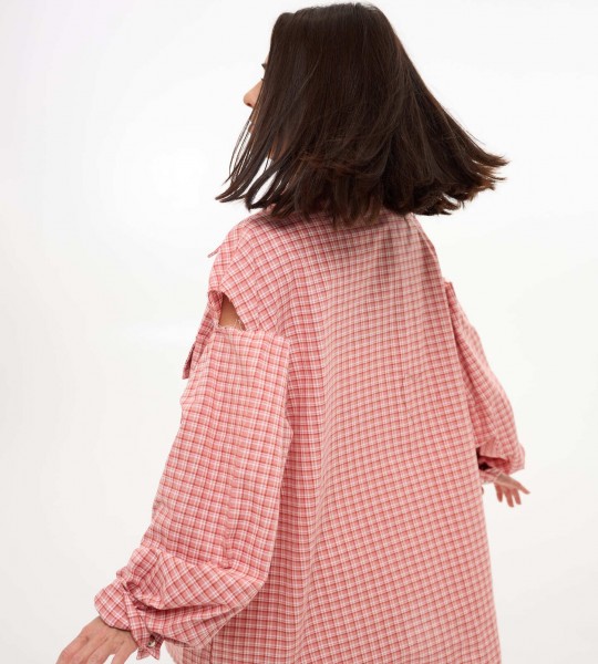 Сорочка Oversize в клітинку з вирізами Персик | Showroom By Nona — зображення 3
