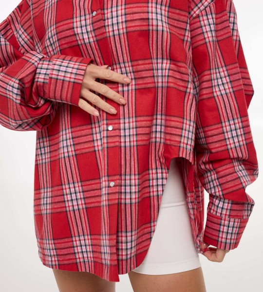 Сорочка Oversize з асиметричним розрізом Червона | Showroom By Nona — зображення 3