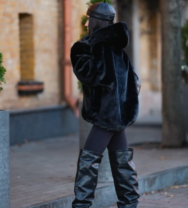 Шуба Fur Noir Luxe Hood Чорна | Showroom By Nona — зображення 2 Шуба Fur Noir Luxe Hood Чорна | Showroom By Nona — зображення 2