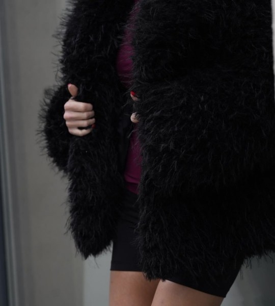 Шуба Cloud Чорна | Showroom By Nona — зображення 2