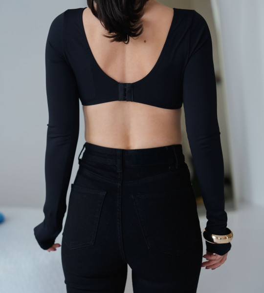 Топ Open Back Hook Чорний | Showroom By Nona — зображення 2 Топ Open Back Hook Чорний | Showroom By Nona — зображення 2