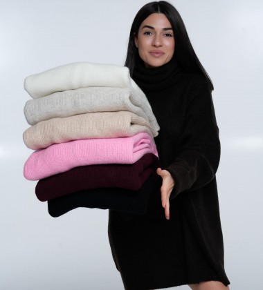 Светр Oversize Warm Hug Шоколад | Showroom By Nona — зображення 4 Светр Oversize Warm Hug Шоколад | Showroom By Nona — зображення 4