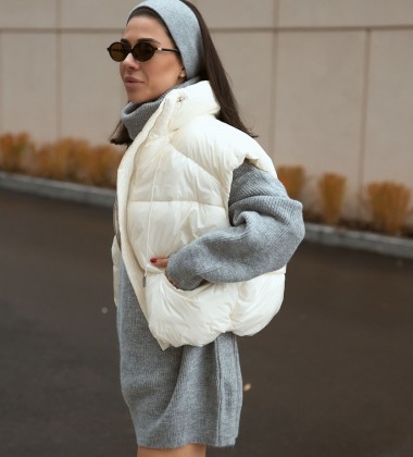 Жилетка Glossy Puff Milk | Showroom By Nona — зображення 3 Жилетка Glossy Puff Milk | Showroom By Nona — зображення 3