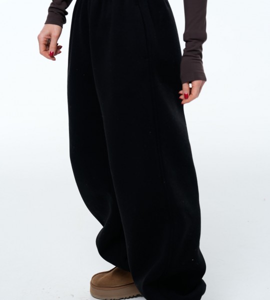 Джогери Cozy Line Чорні | Showroom By Nona — зображення 3 Джогери Cozy Line Чорні | Showroom By Nona — зображення 3