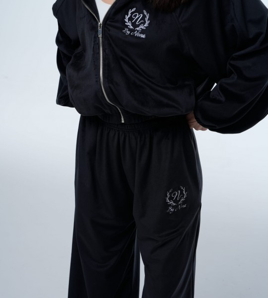 Костюм Velvet Crest By Nona Black | Showroom By Nona — зображення 4