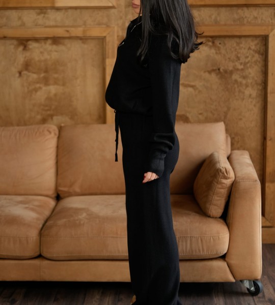 Костюм Signature Knit Чорний | Showroom By Nona — зображення 4 Костюм Signature Knit Чорний | Showroom By Nona — зображення 4